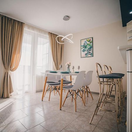 Unbeatable Location: New & Comfy Apartment Варна Екстериор снимка