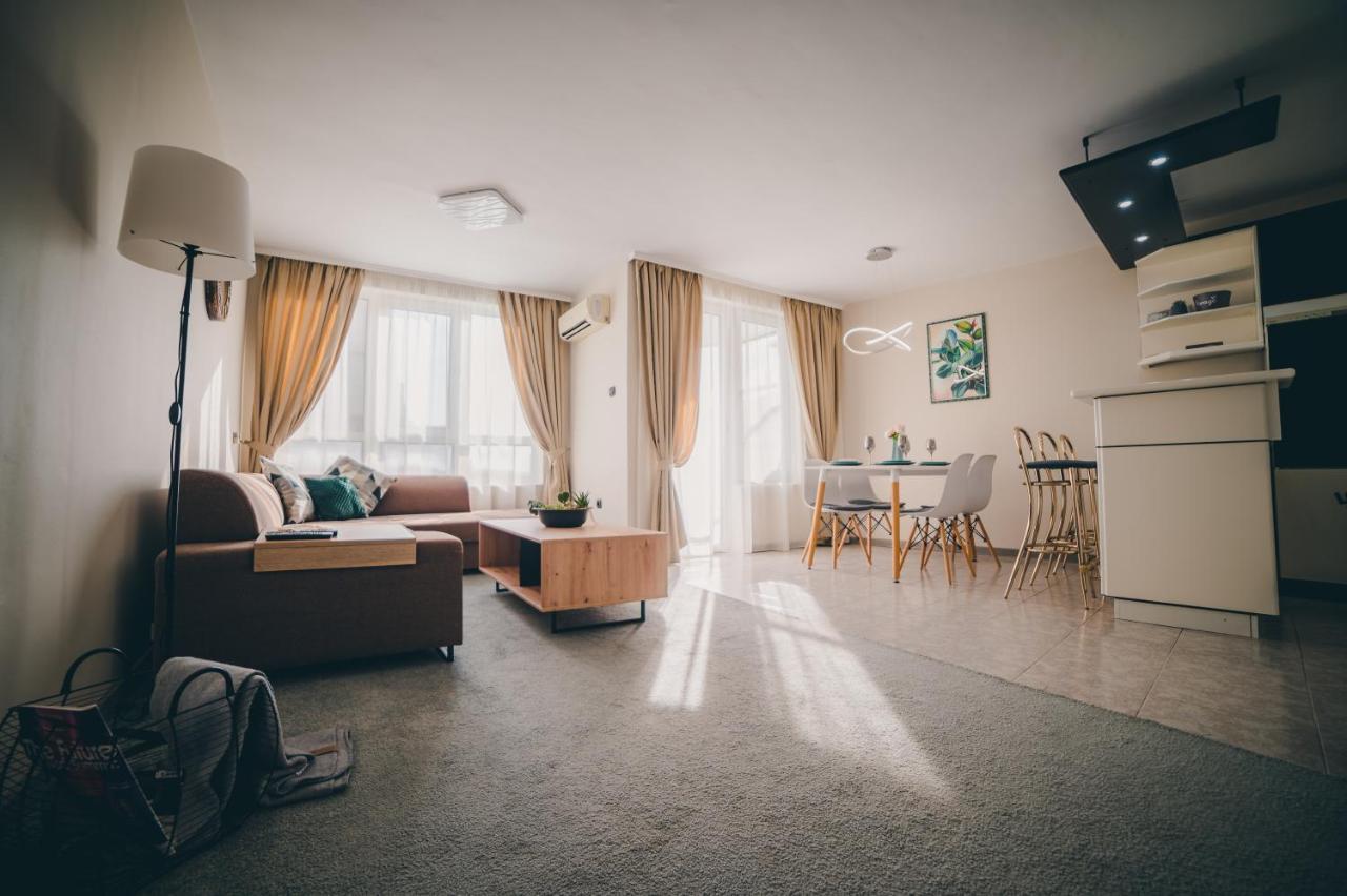 Unbeatable Location: New & Comfy Apartment Варна Екстериор снимка