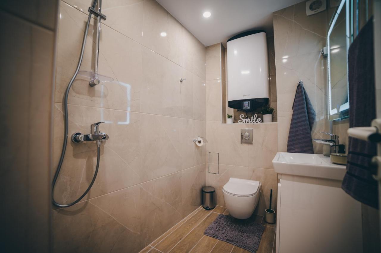 Unbeatable Location: New & Comfy Apartment Варна Екстериор снимка