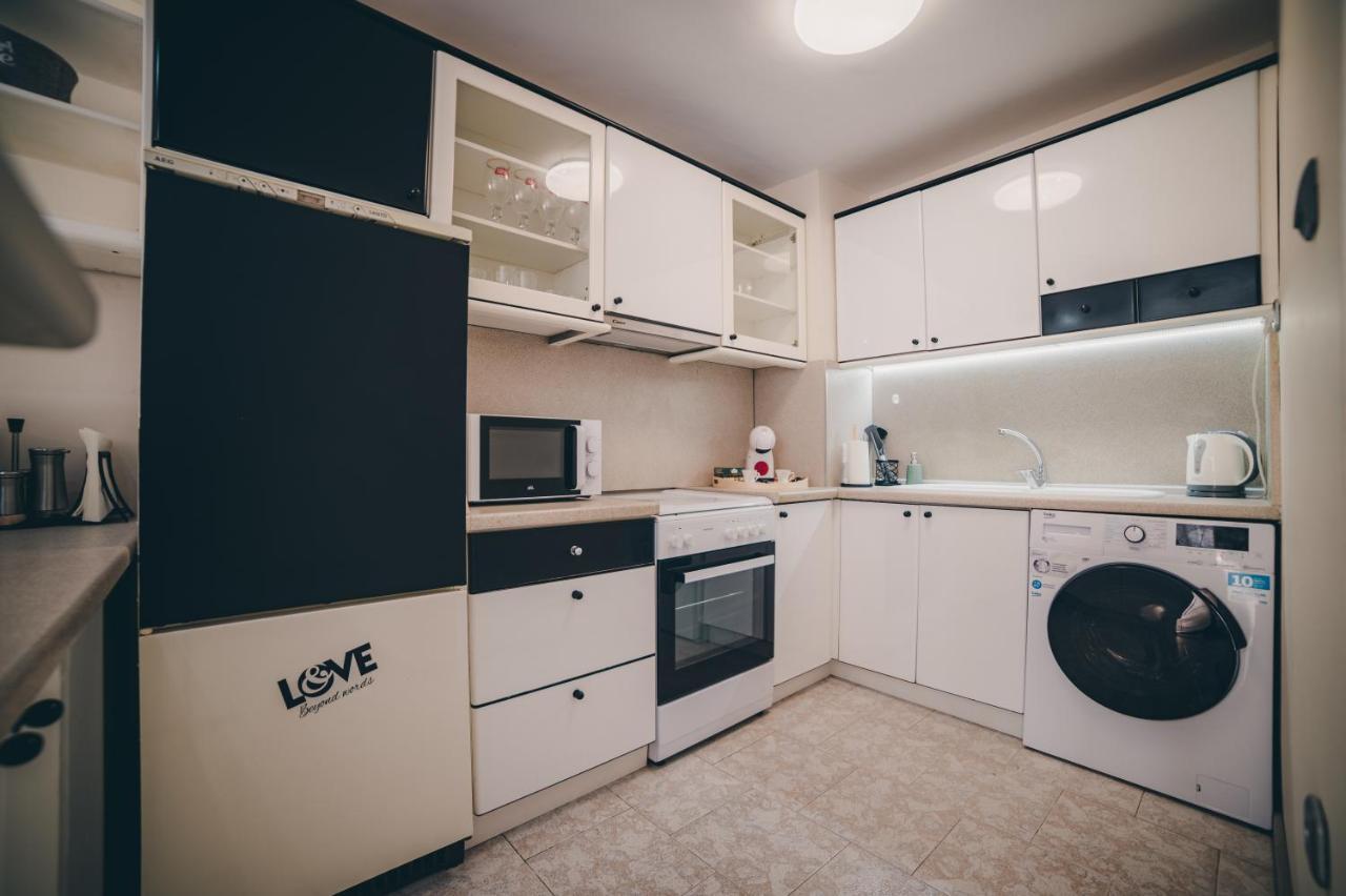 Unbeatable Location: New & Comfy Apartment Варна Екстериор снимка